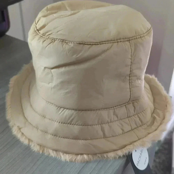 TORRID reversible fur/nylon bucket hat - Picture 2 of 6